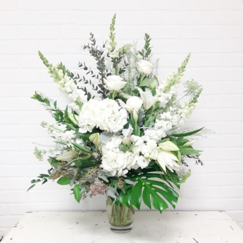 All White Classic Style Pedestal